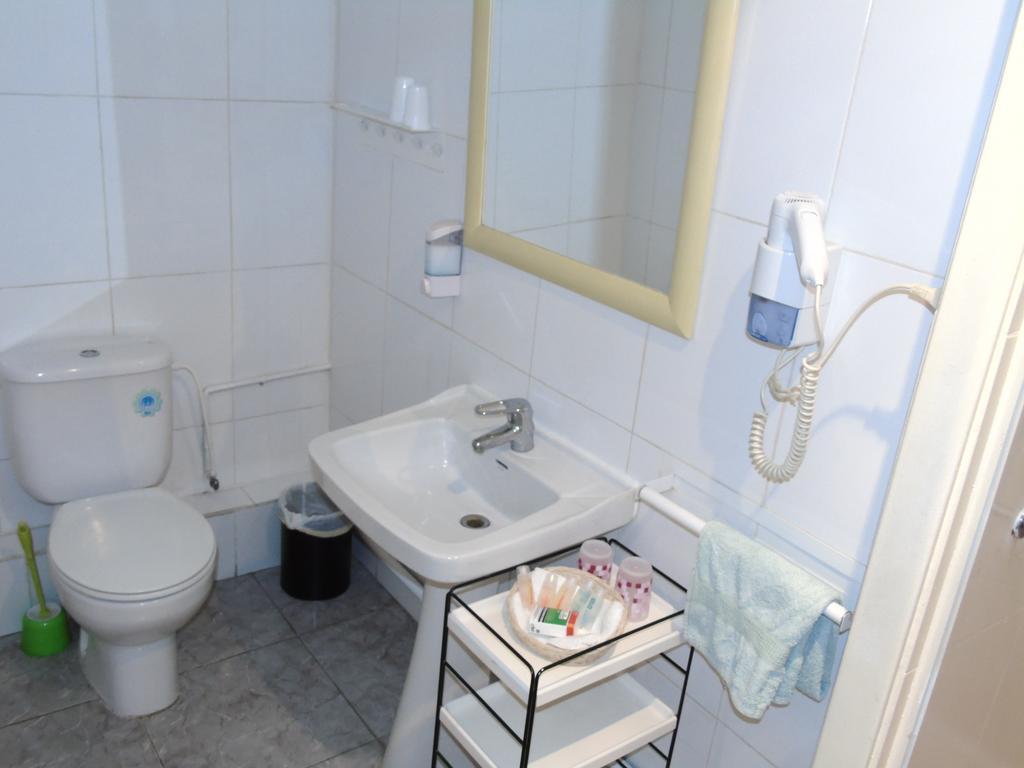 Hostal Aribau Barcelone Extérieur photo