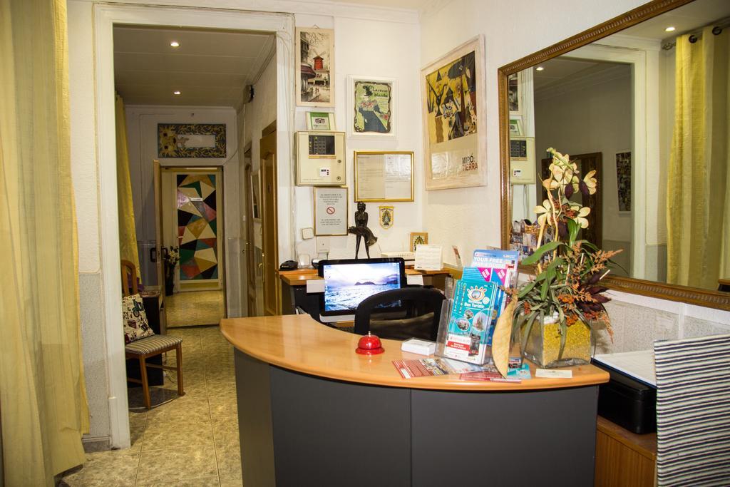 Hostal Aribau Barcelone Extérieur photo