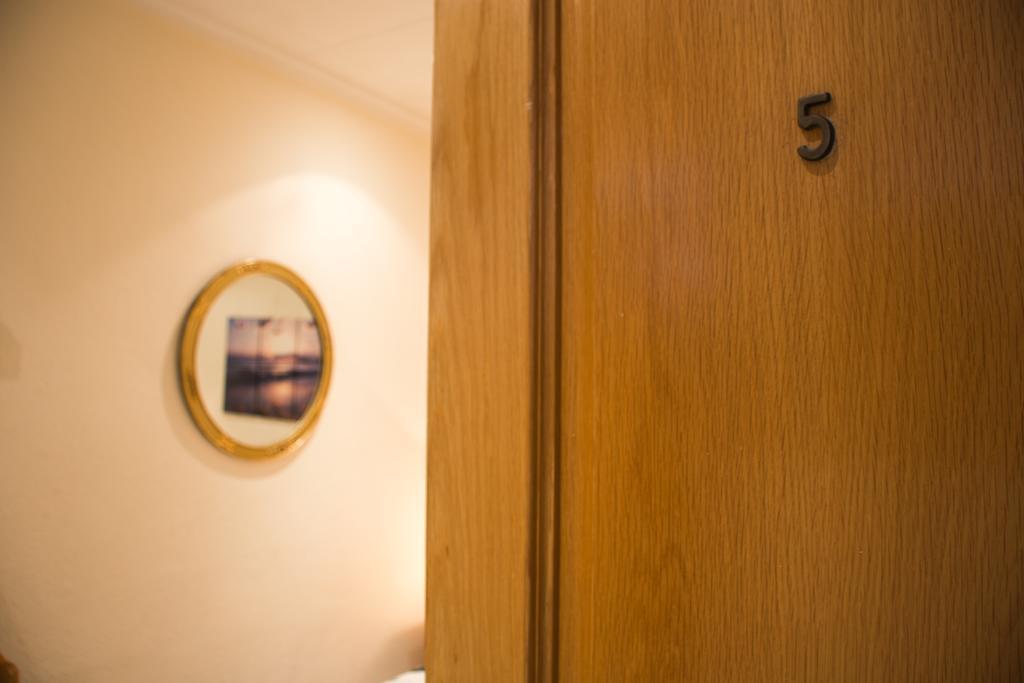 Hostal Aribau Barcelone Extérieur photo