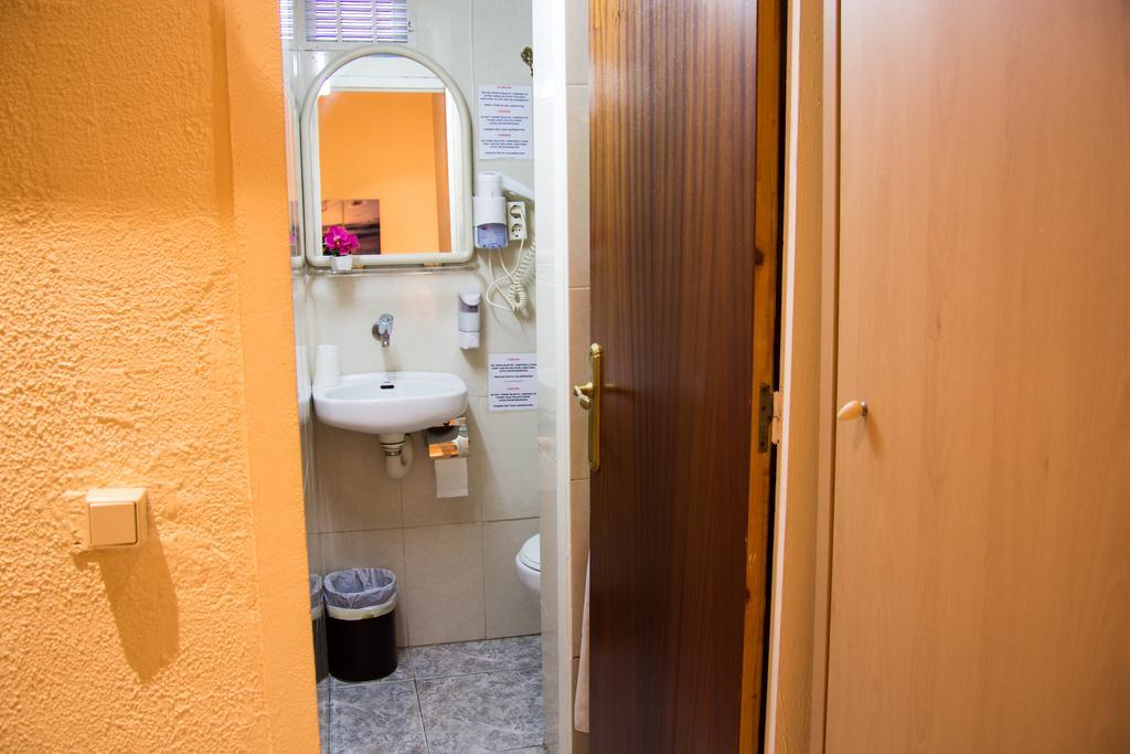 Hostal Aribau Barcelone Extérieur photo