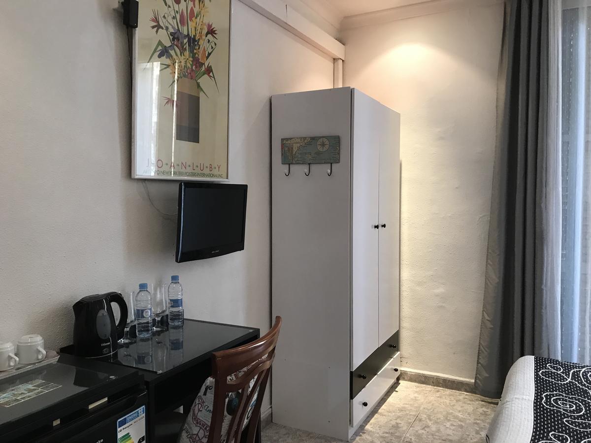 Hostal Aribau Barcelone Extérieur photo