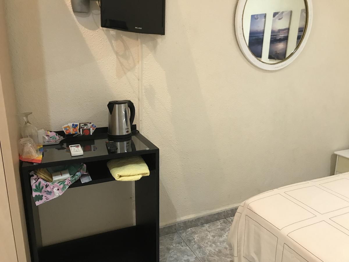 Hostal Aribau Barcelone Extérieur photo